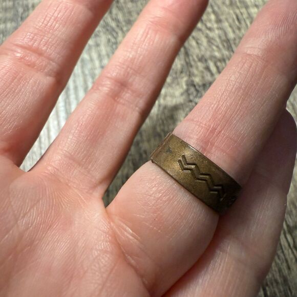 Vintage Copper Native American Style Ring - Picture 3 of 6